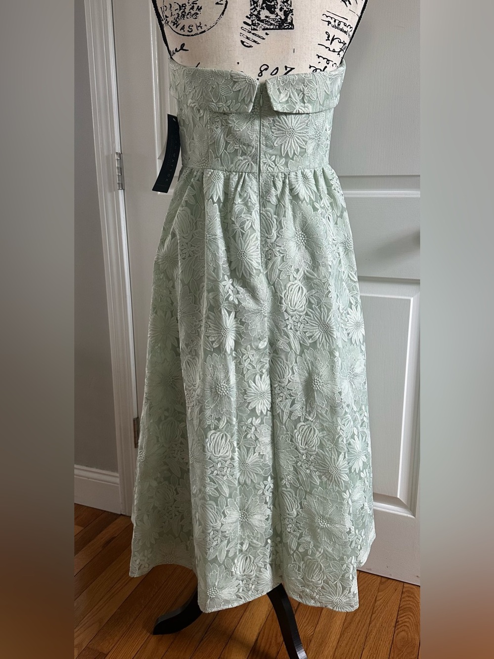 Aidan Mattox Adrianna Papell Size 6 Embroidered Off-Shoulder Gown Dress Mint NWT - Picture 5 of 6
